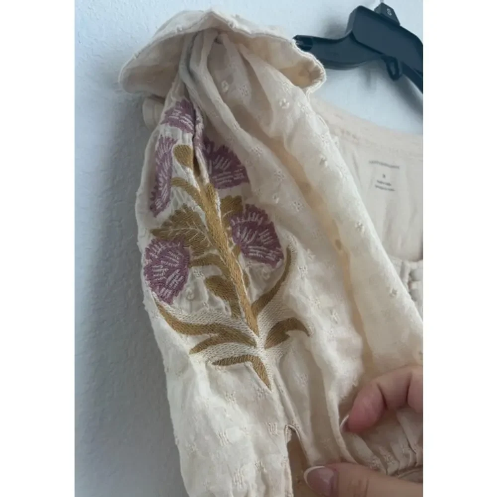 Womens Anthropologie Puff Sleeve Emboidered Cream Blouse Size Medium